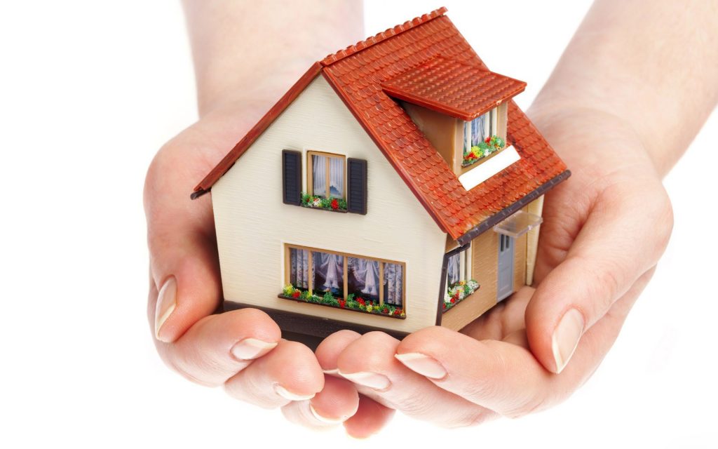 Vệ sinh và bảo dưỡng đúng cách giúp tấm PVC vân đá luôn bền đẹp như mới.